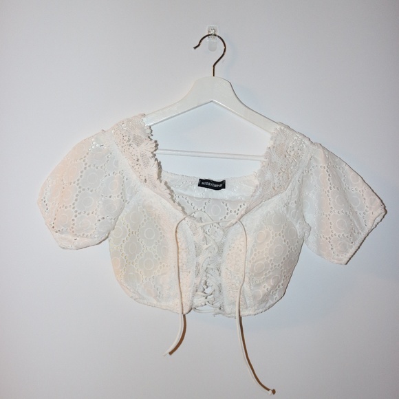 Missguided Tops - Missguided Off-Shoulder Lace-Up White Crop Top Missguided Tops - Missguided Off-Shoulder Lace-Up White Crop Top